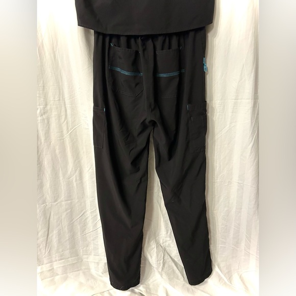 Carhartt Scrub Set - Picture 4 of 8